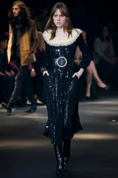 Look 19